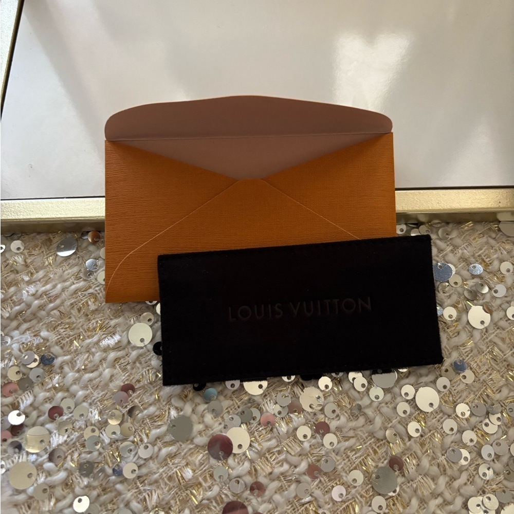 Louis Vuitton Black Lipstick Holder - Picture 7 of 7